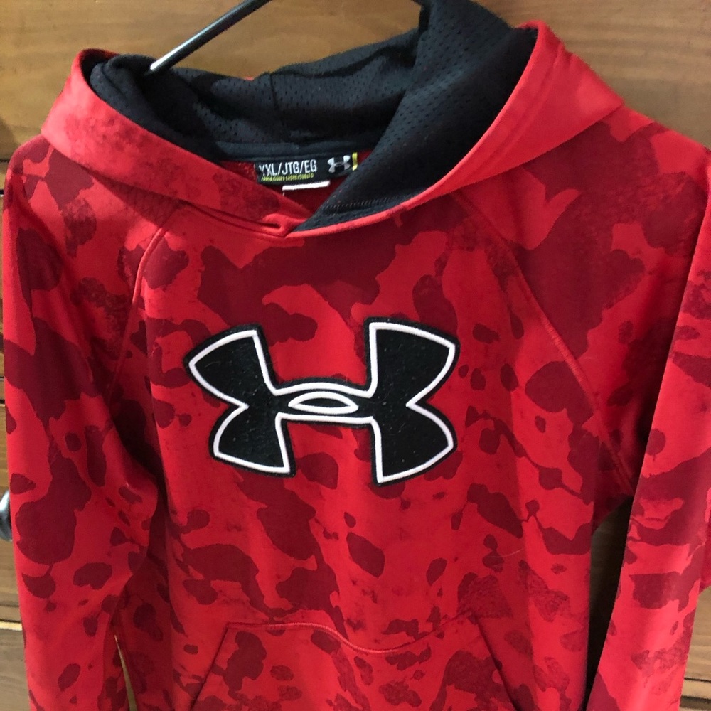 EUC Boys Under Armour hoodie.  Size XL